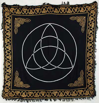 Triquetra altar cloth